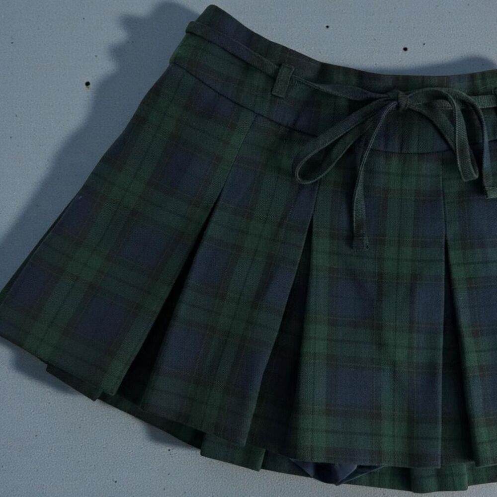 Hollister Plaid Pleated Mini Skort Dark Academia Black Watch Schoolgirl Medium - Picture 3 of 7